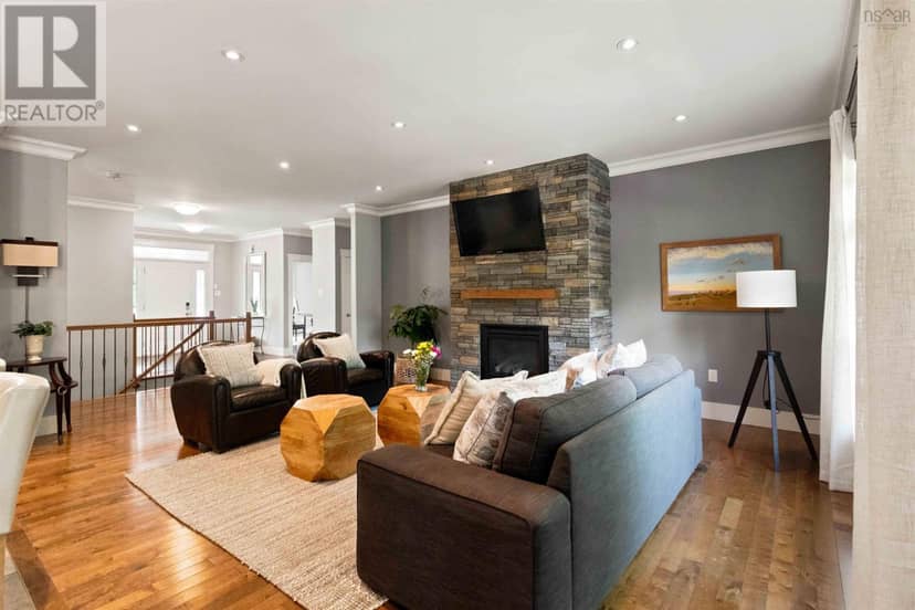 67 Glencairn Avenue — photo 12 of 40