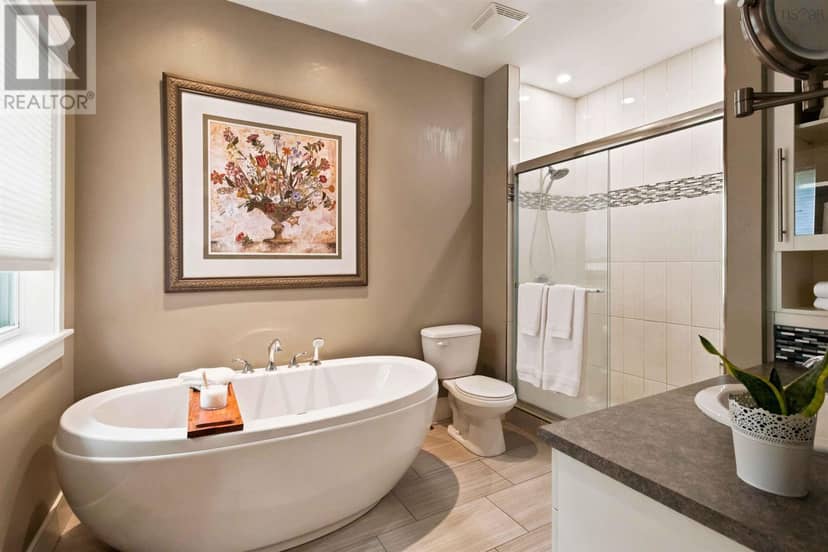 67 Glencairn Avenue — photo 26 of 40