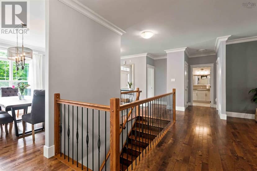 67 Glencairn Avenue — photo 18 of 40