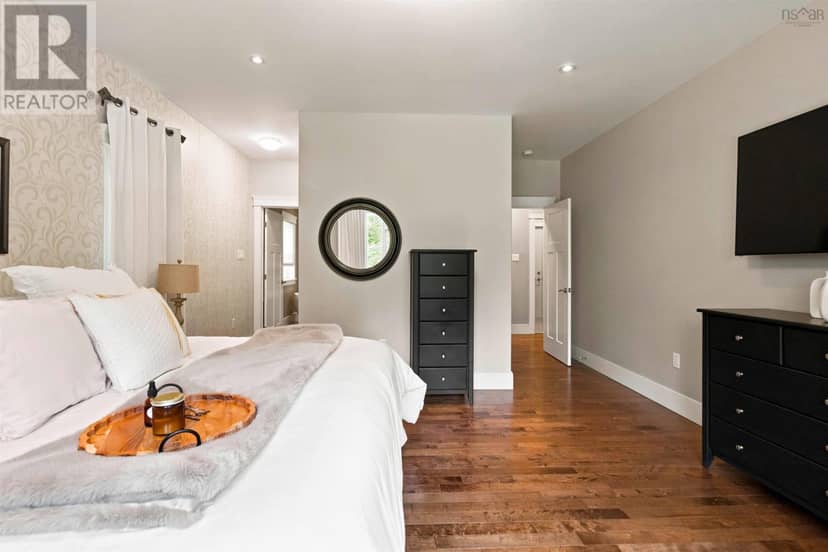 67 Glencairn Avenue — photo 25 of 40