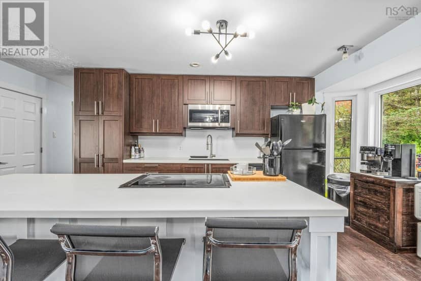 96 Regal Road, Dartmouth, photo 3