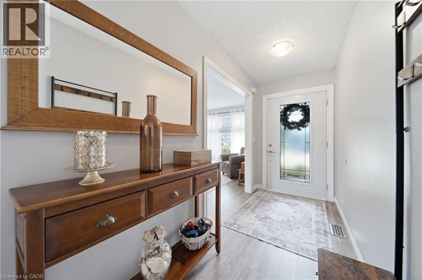 79 BEAVERBROOK Crescent — photo 13 of 40
