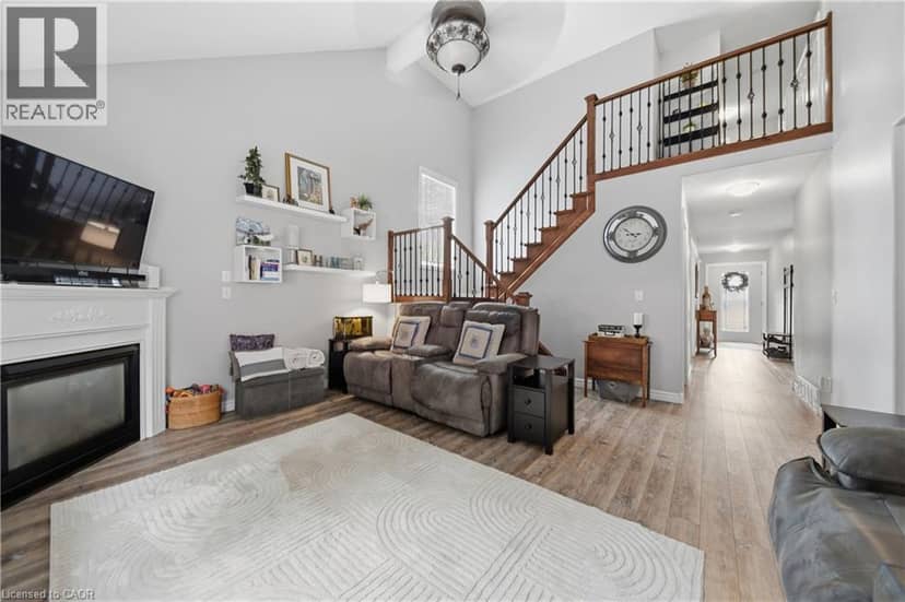 79 BEAVERBROOK Crescent — photo 18 of 40