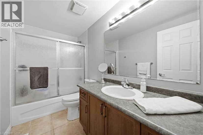79 BEAVERBROOK Crescent — photo 35 of 40