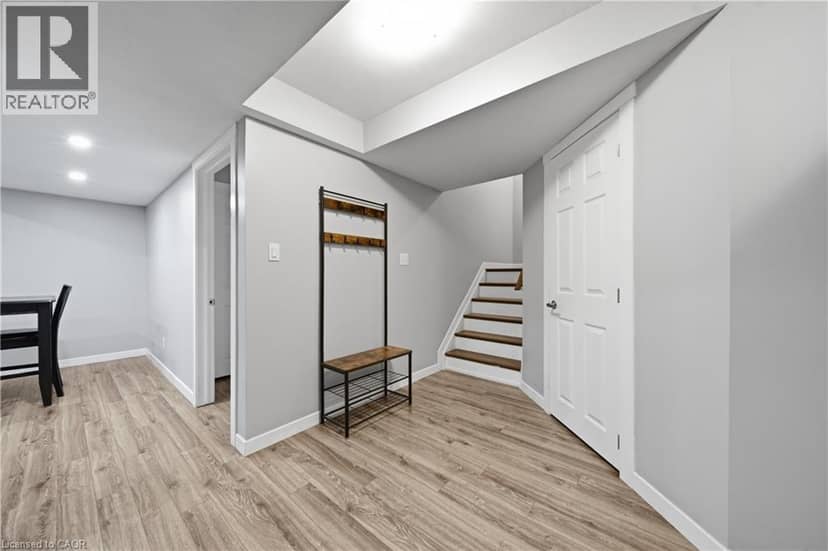 79 BEAVERBROOK Crescent — photo 38 of 40