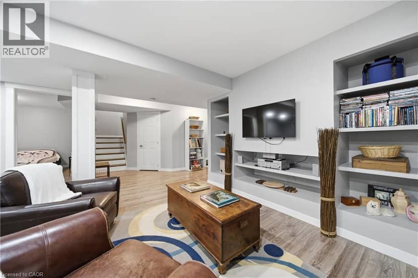 79 BEAVERBROOK Crescent — photo 40 of 40