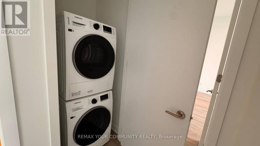 1004 - 8188 Yonge Street — photo 16 of 37