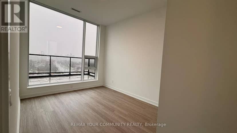 1004 - 8188 Yonge Street — photo 10 of 37