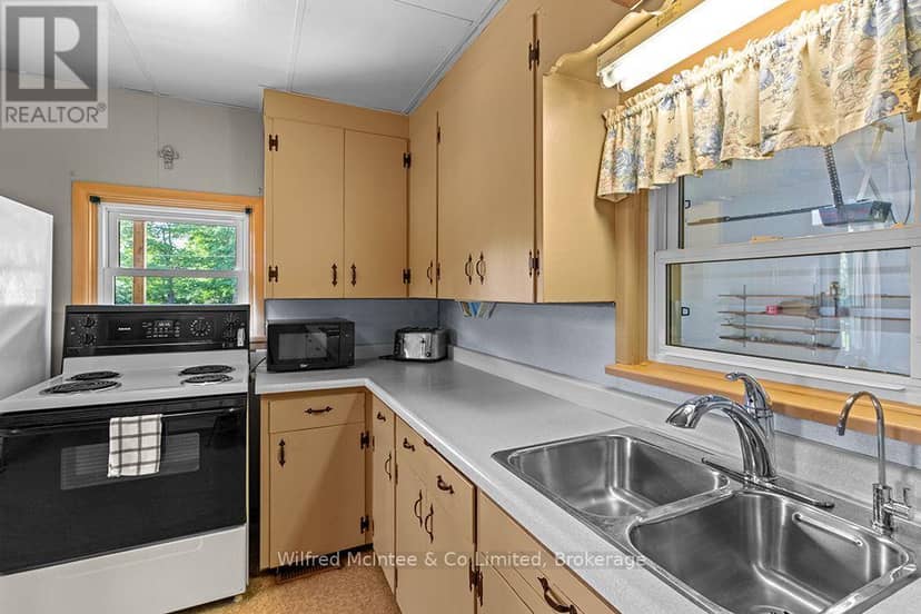 242287 Concession 16 Road — photo 16 of 40