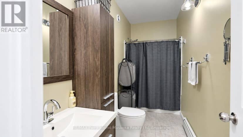 50 Bowes Street — photo 13 of 38