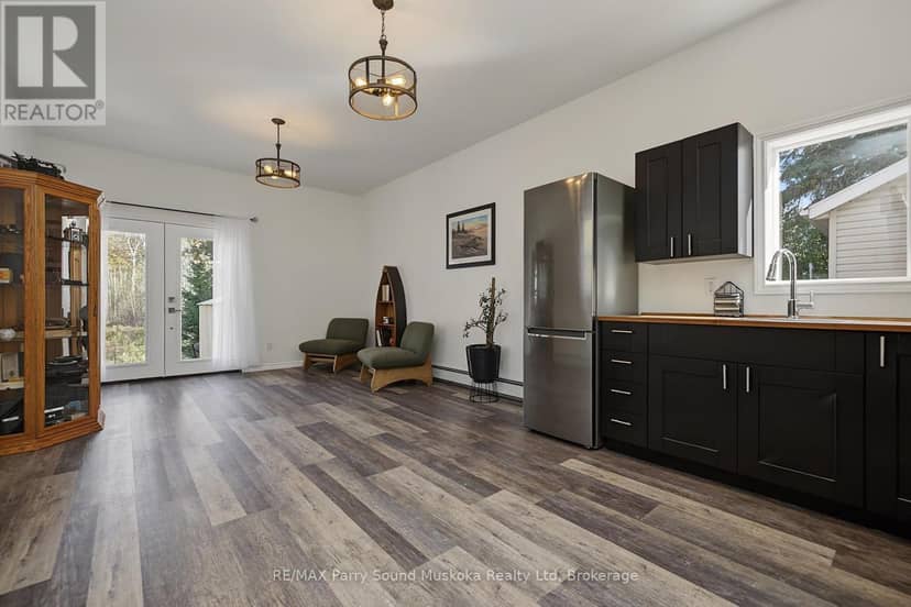 50 Bowes Street — photo 14 of 38