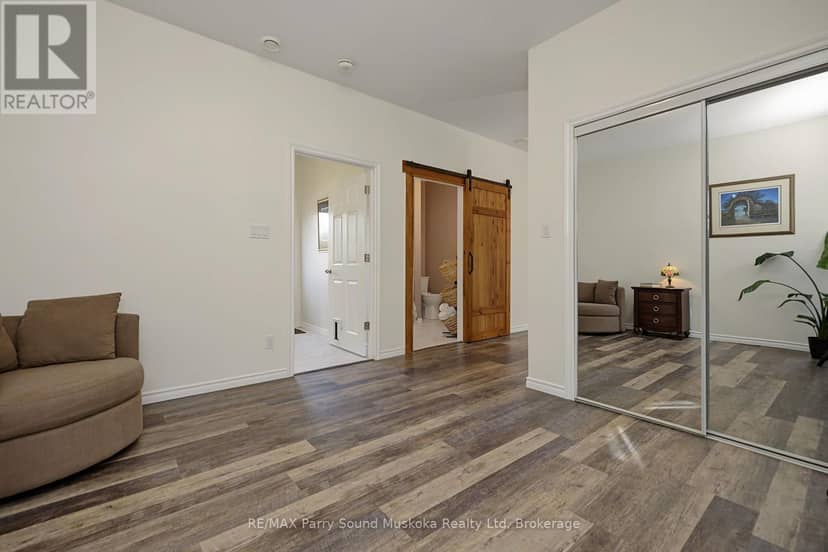50 Bowes Street — photo 16 of 38