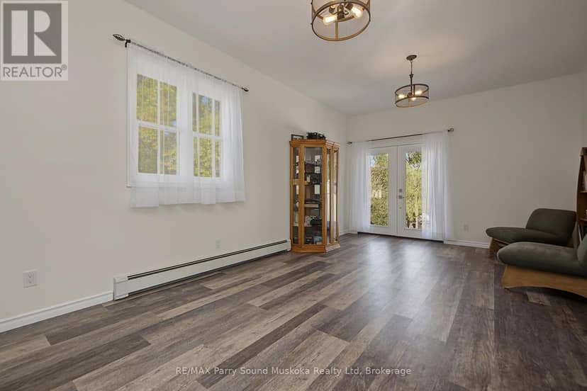 50 Bowes Street — photo 17 of 38