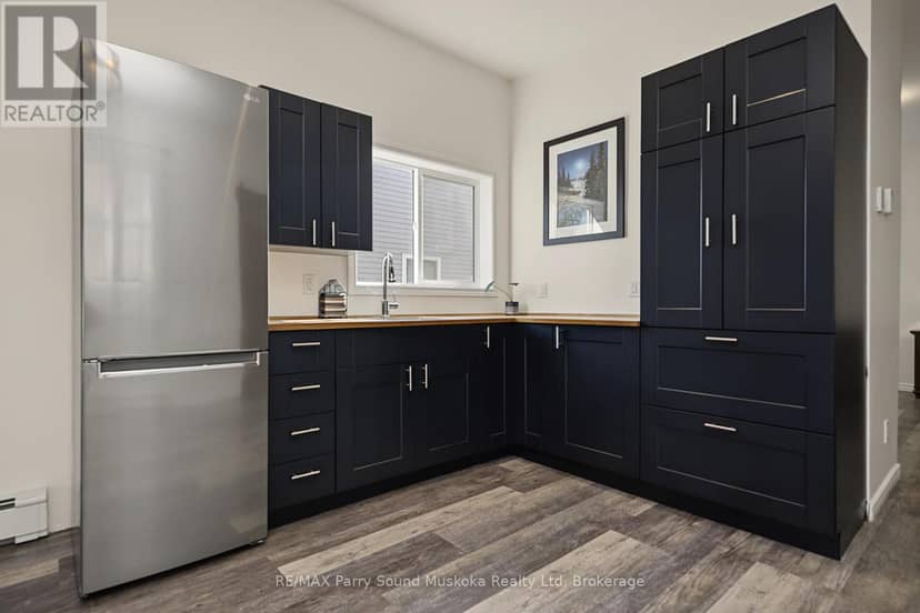 50 Bowes Street — photo 18 of 38