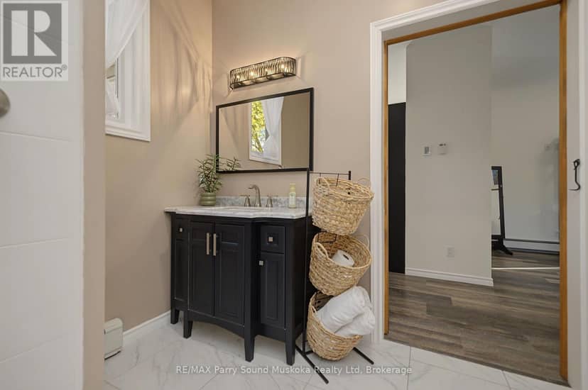 50 Bowes Street — photo 21 of 38