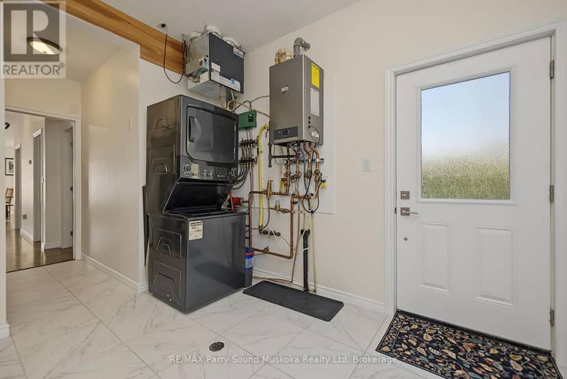 50 Bowes Street — photo 23 of 38