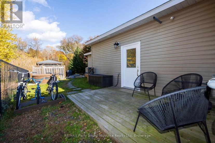 50 Bowes Street — photo 29 of 38