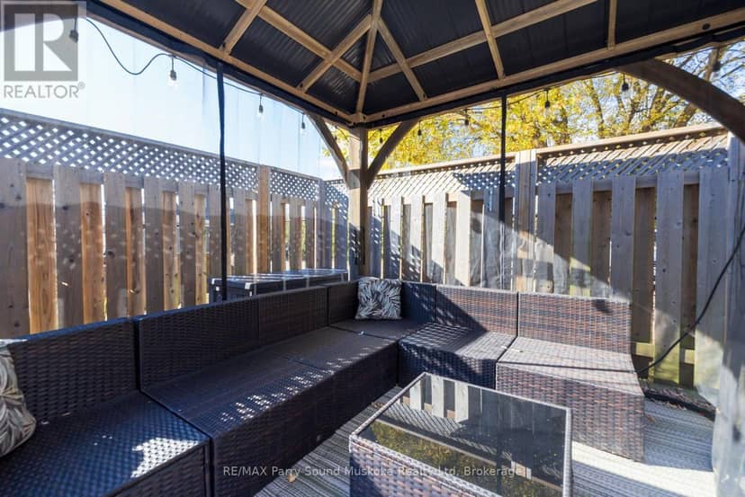 50 Bowes Street — photo 31 of 38
