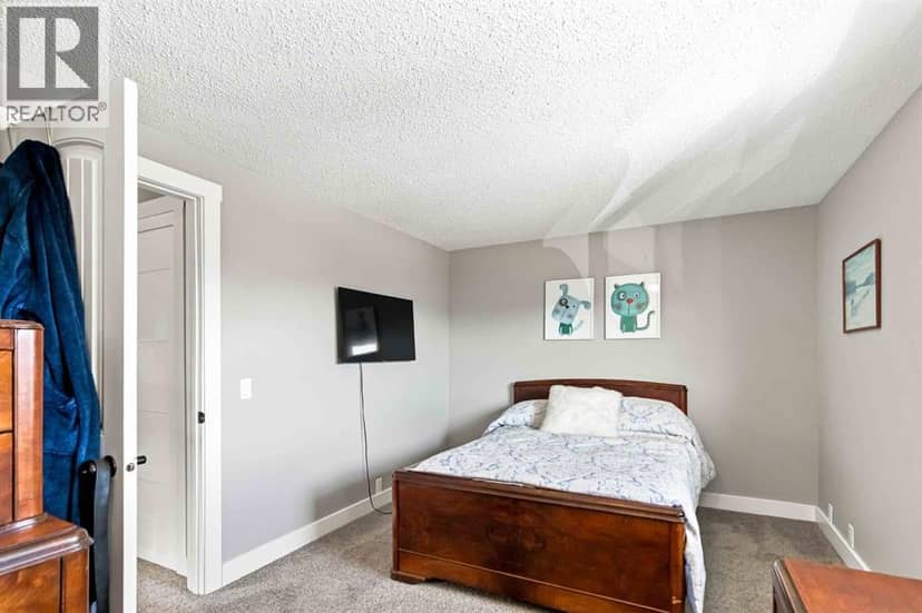 235 Athabasca Avenue — photo 12 of 30