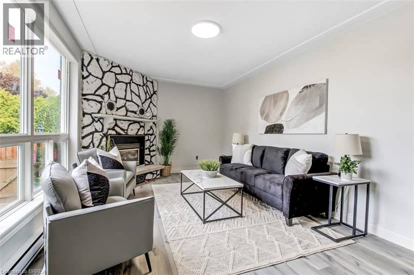 51 METCALFE Crescent Unit# D — photo 4 of 17