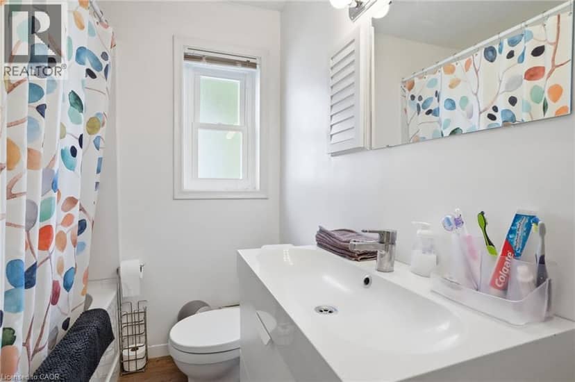 19 VICTORIA Street — photo 15 of 40