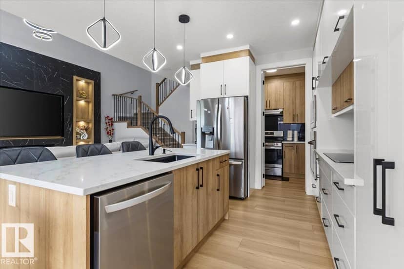 6903 169 AV NW — photo 18 of 40