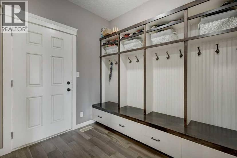 1233 Hillcrest Manor Estates — photo 17 of 40