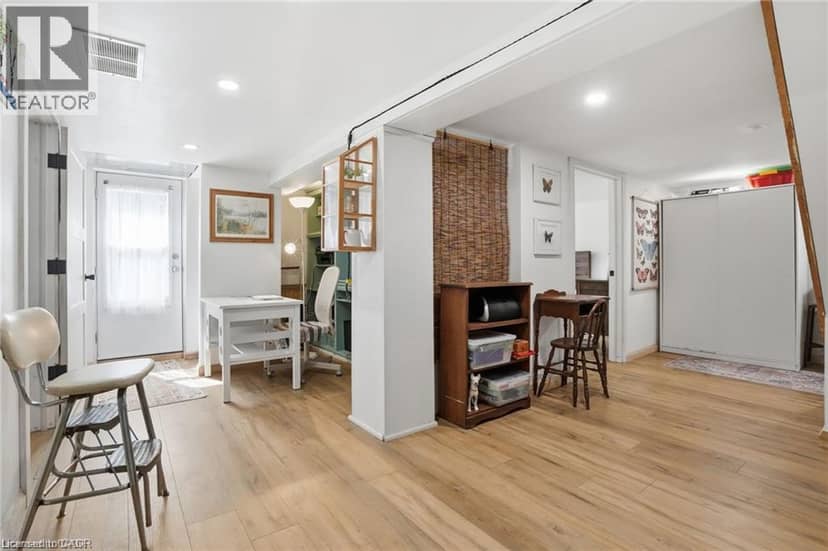 19 VICTORIA Street — photo 38 of 40
