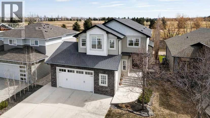1233 Hillcrest Manor Estates, Strathmore