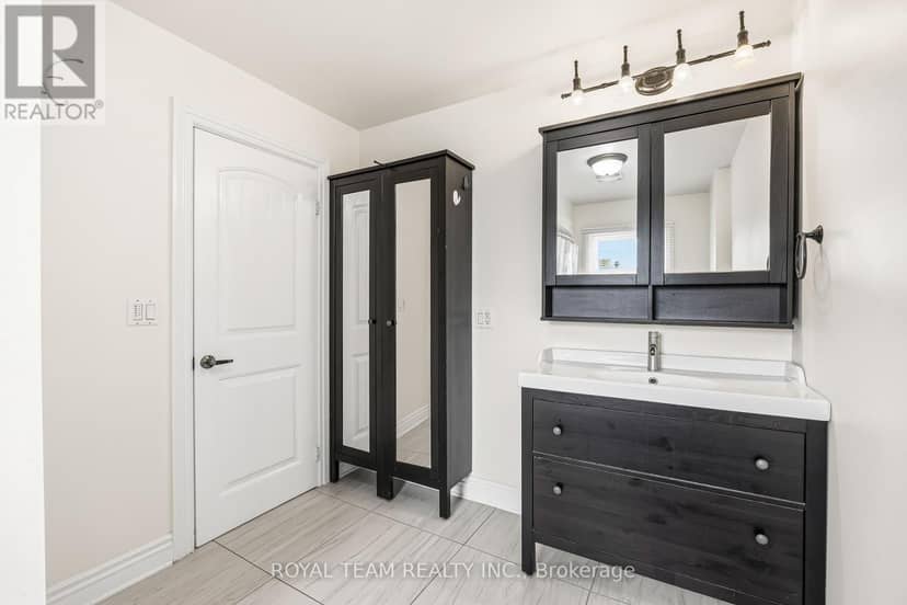 106 Centre Street — photo 19 of 33