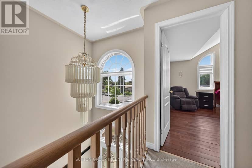850 Leslie Drive — photo 10 of 21