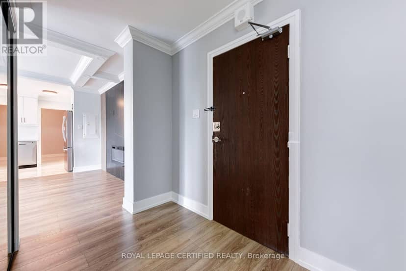 301 - 3170 Kirwin Avenue, Mississauga, photo 2