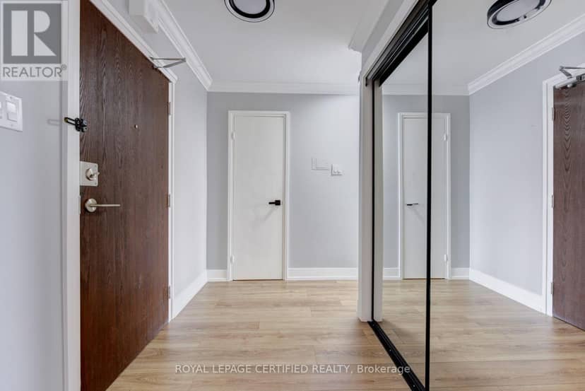 301 - 3170 Kirwin Avenue, Mississauga, photo 3