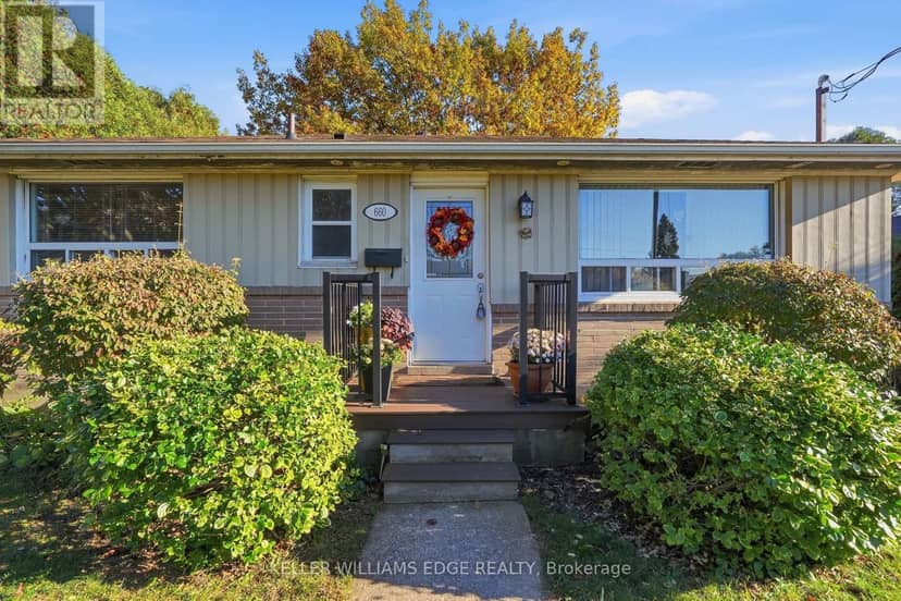660 Wickens Avenue, Burlington, photo 2