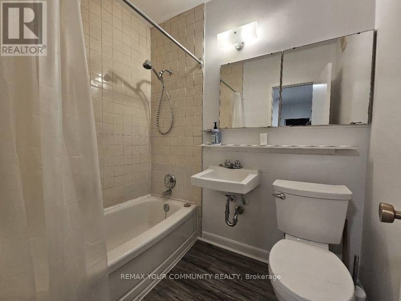 161 - 70 Driftwood Avenue — photo 15 of 21