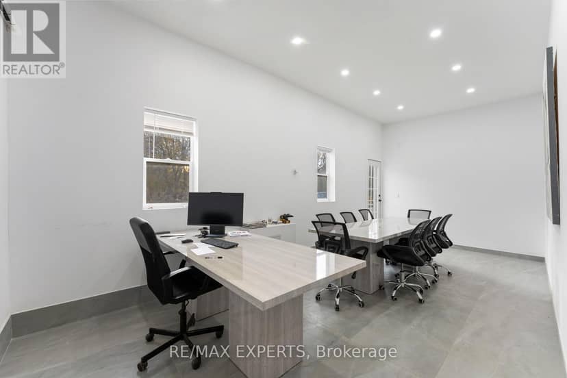 142 King Street E — photo 38 of 40