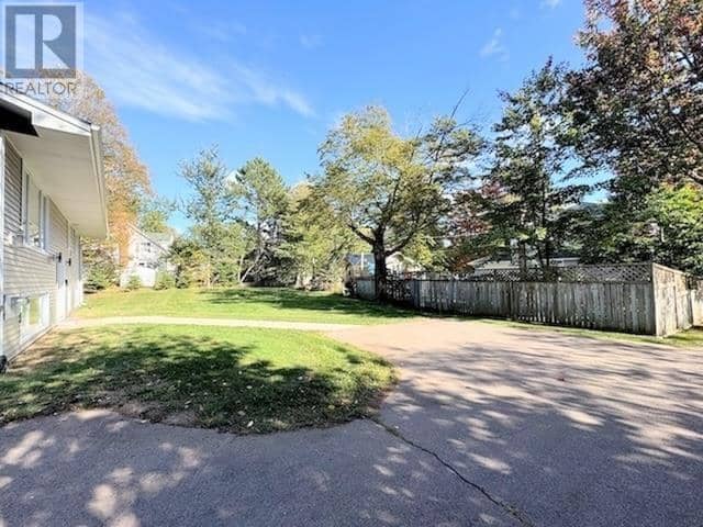 123 Parkside Drive — photo 9 of 28