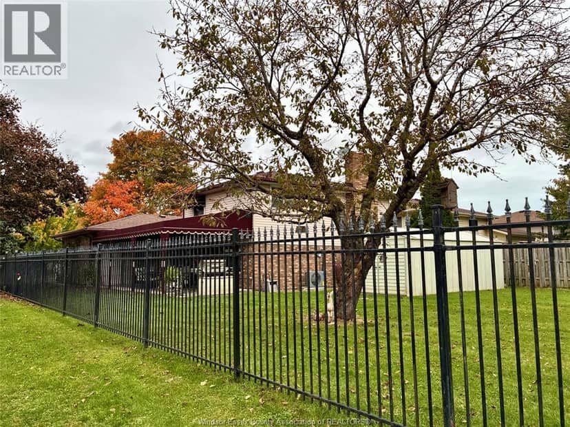 3596 Hemlock Avenue — photo 3 of 40