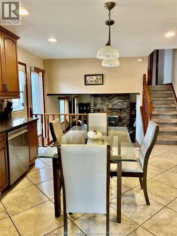 3596 Hemlock Avenue — photo 6 of 40