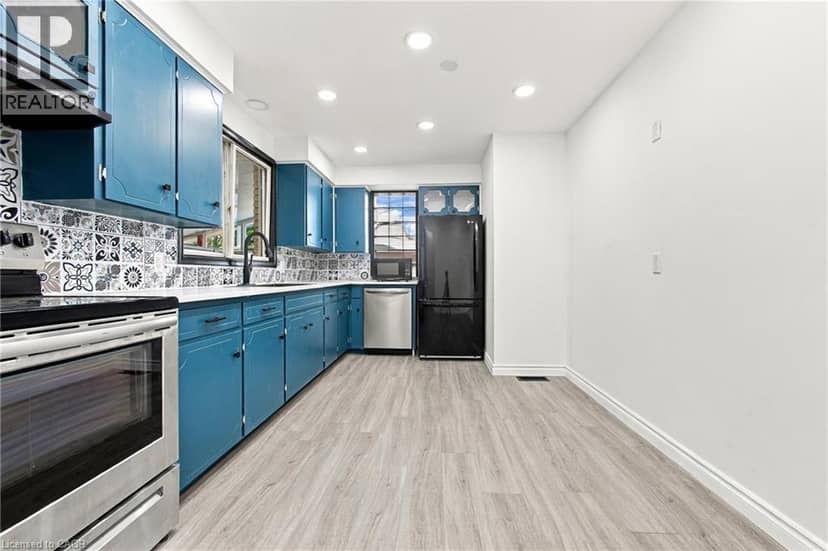 246 HILLCREST Road — photo 13 of 40