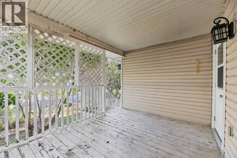 1525 Mary Place — photo 22 of 29