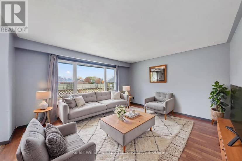 706 Simcoe Avenue — photo 13 of 40