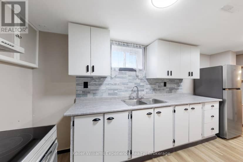 706 Simcoe Avenue — photo 25 of 40