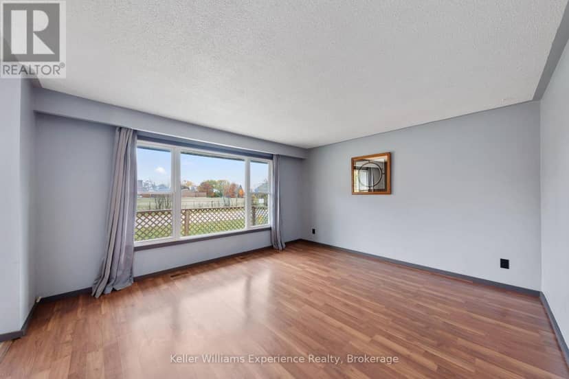 706 Simcoe Avenue — photo 12 of 40