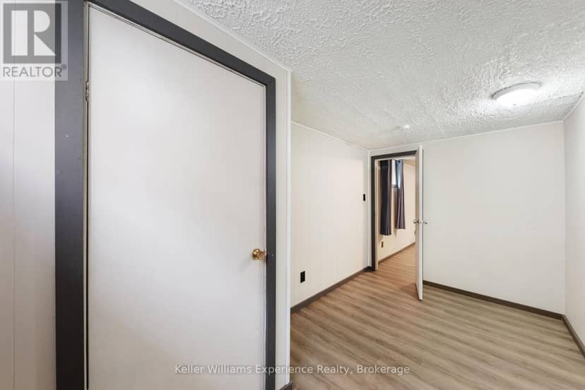 706 Simcoe Avenue — photo 39 of 40