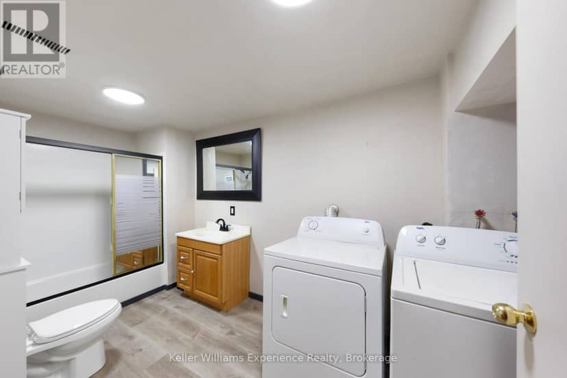 706 Simcoe Avenue — photo 35 of 40