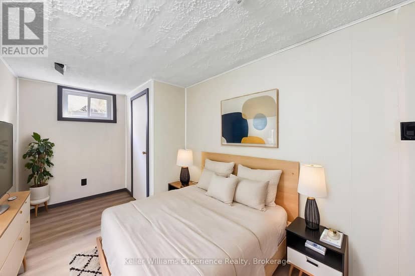 706 Simcoe Avenue — photo 38 of 40