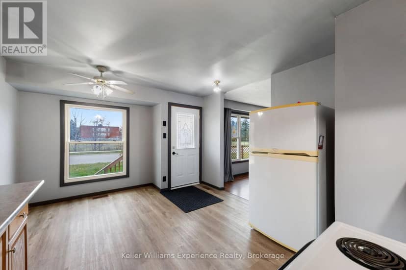 706 Simcoe Avenue — photo 9 of 40