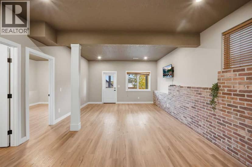 110 Baysprings Gardens SW — photo 40 of 40