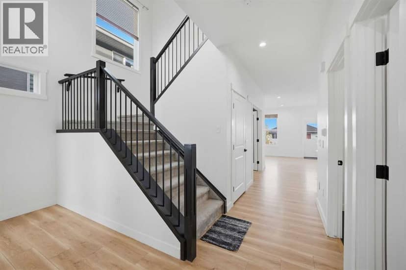 110 Baysprings Gardens SW, Airdrie, photo 6